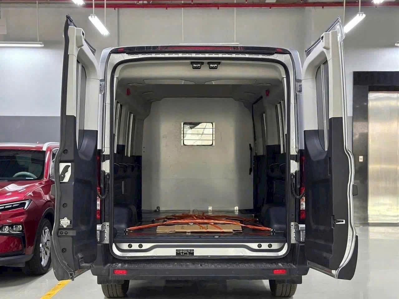 Transit Van 04